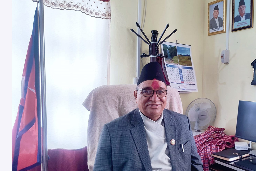 कानुन मन्त्री भट्टले गरे पदभार ग्रहण 